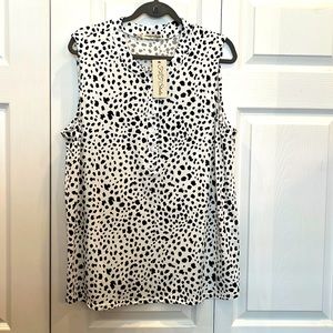 NWT Sleeveless polka-dotted blouse